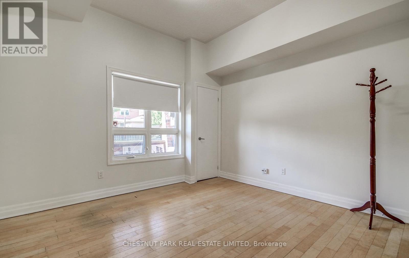 #5 885 LAKESHORE ROAD E - 18