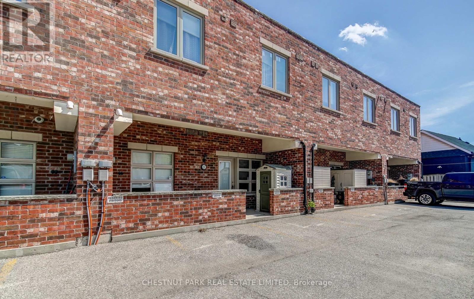 #5 885 LAKESHORE ROAD E - 22