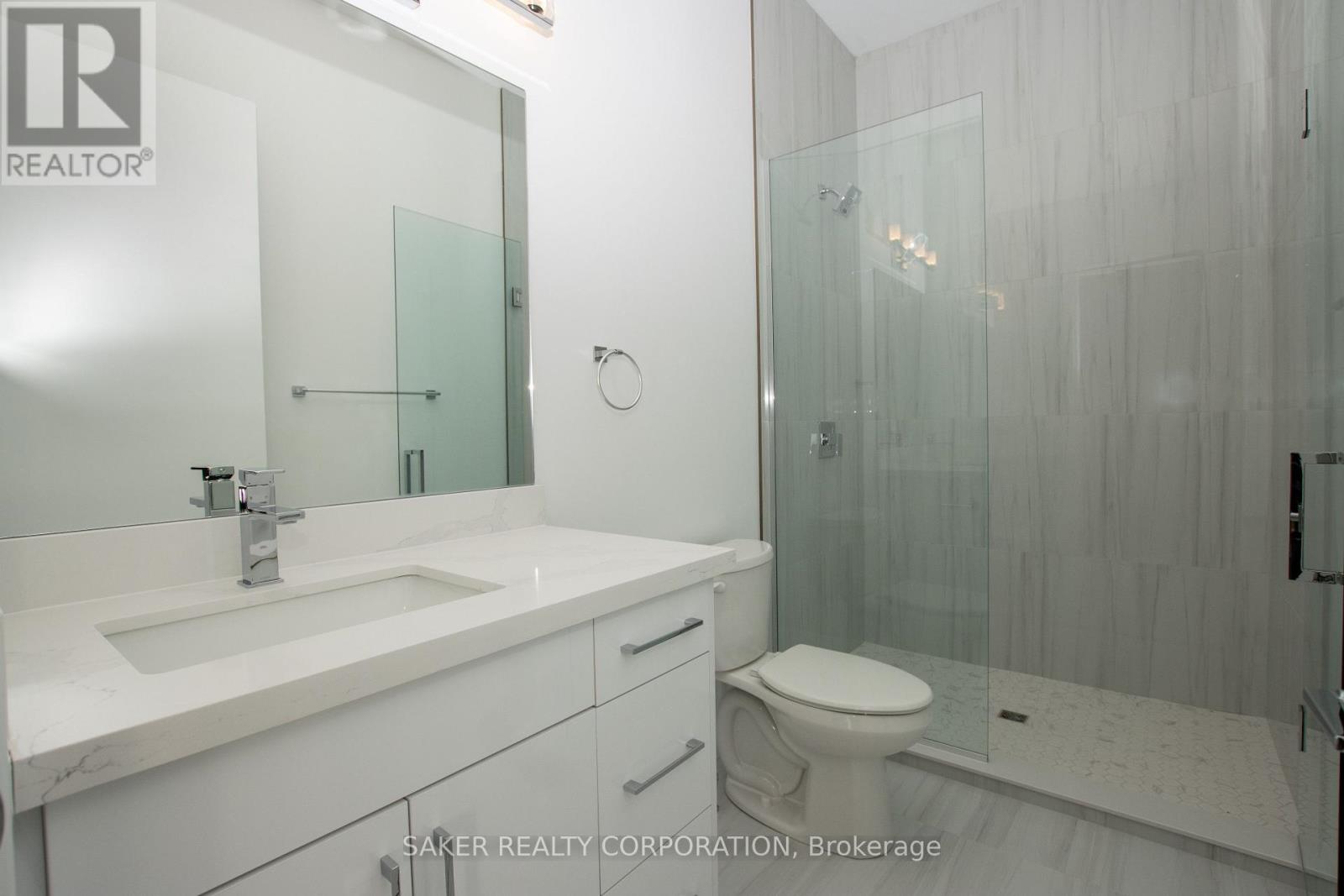 #11 495 OAKRIDGE DRIVE - 32