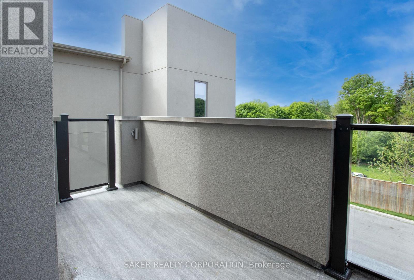#11 495 OAKRIDGE DRIVE - 35