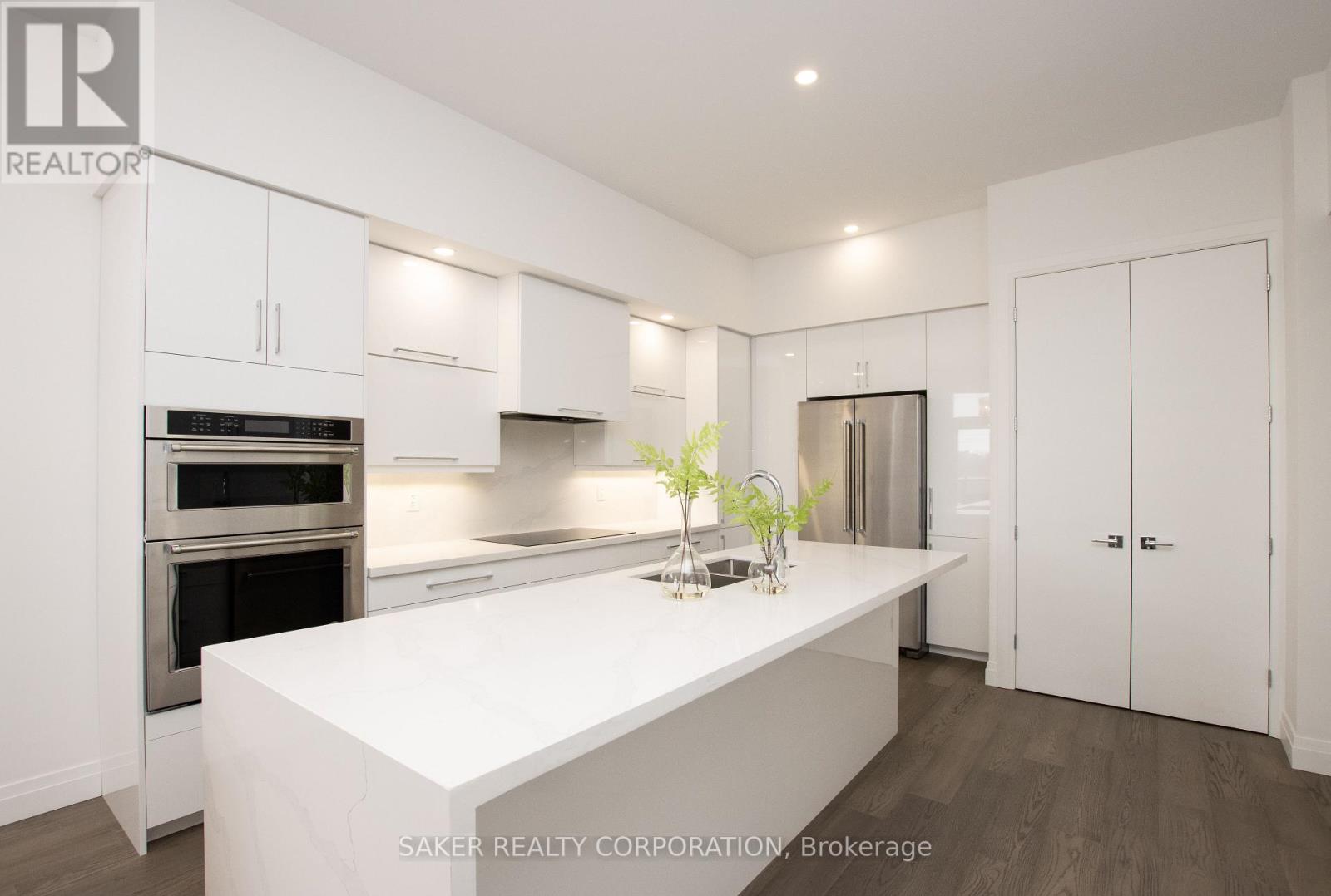 #11 495 OAKRIDGE DRIVE - 6