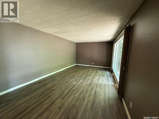 245 Queen Elizabeth BOULEVARD — photo 13