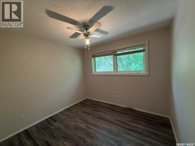245 Queen Elizabeth BOULEVARD — photo 15