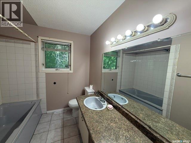 245 Queen Elizabeth BOULEVARD — photo 16