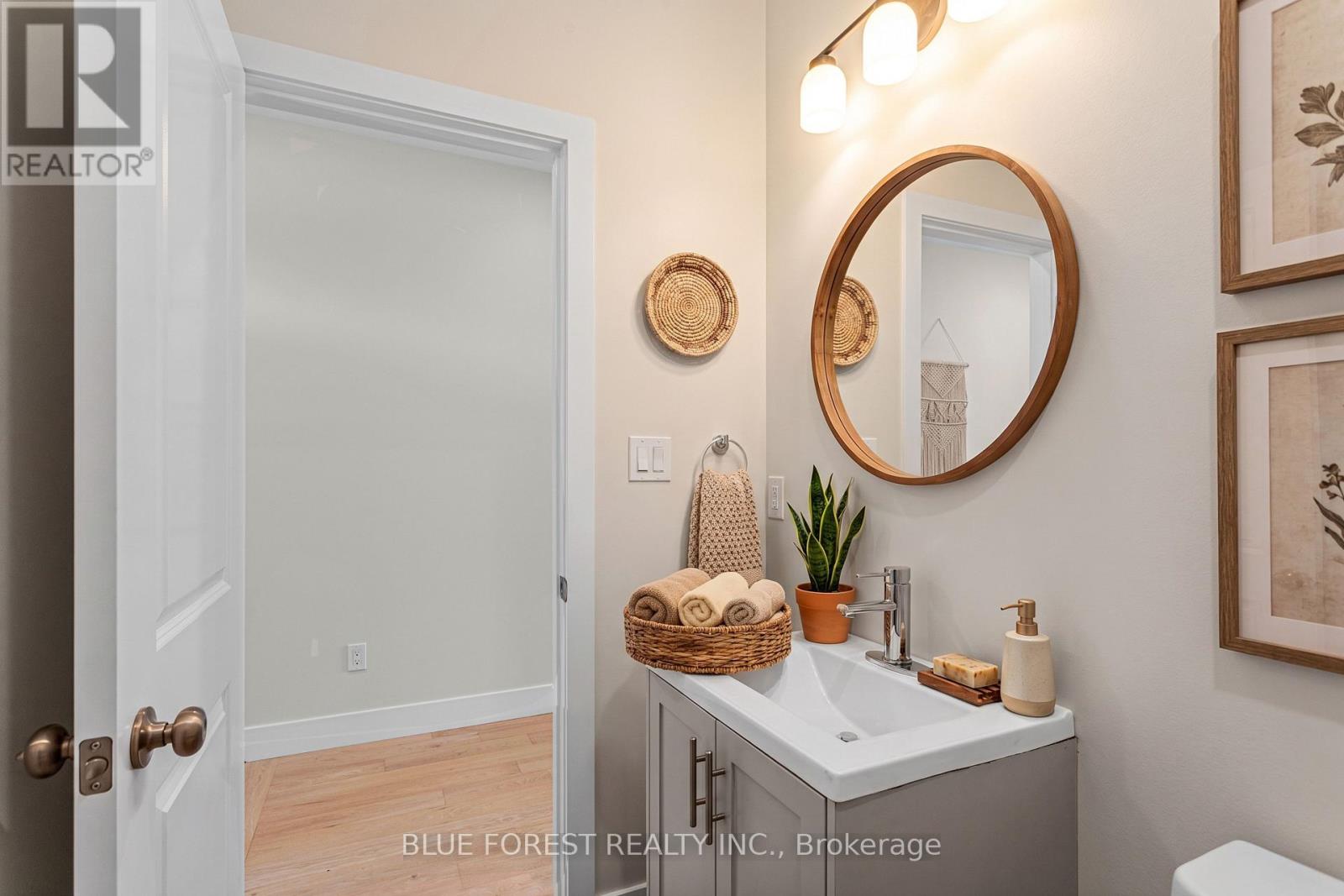 255 MCTAVISH STREET - 22