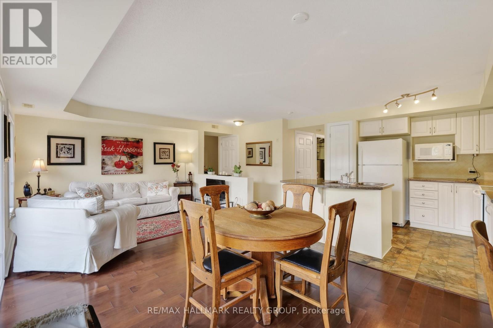 #3 585 STONEFIELD PRIVATE - 20