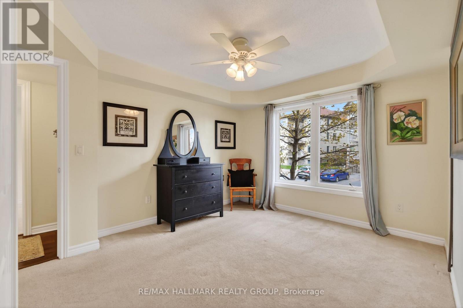 #3 585 STONEFIELD PRIVATE - 27