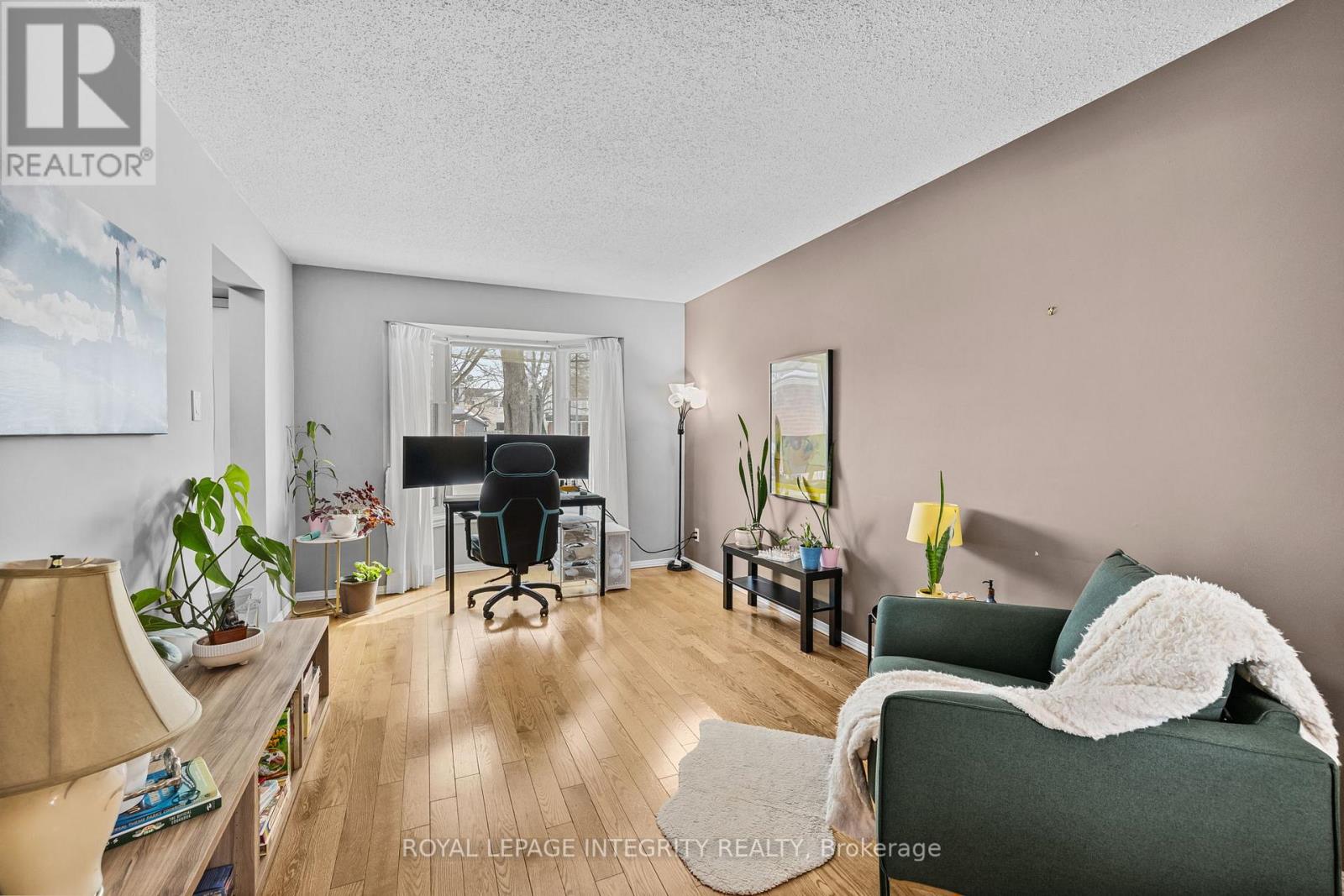 3 Bed, 3 Bath House for Rent in Ottawa – 1090 CHABLIS PARKWAY, Ottawa – MLS# X13454014 - Image 10