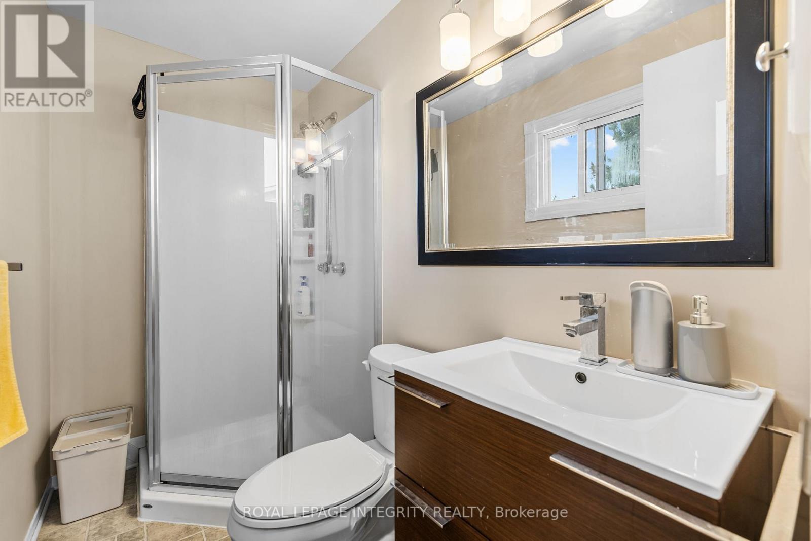 3 Bed, 3 Bath House for Rent in Ottawa – 1090 CHABLIS PARKWAY, Ottawa – MLS# X13454014 - Image 17