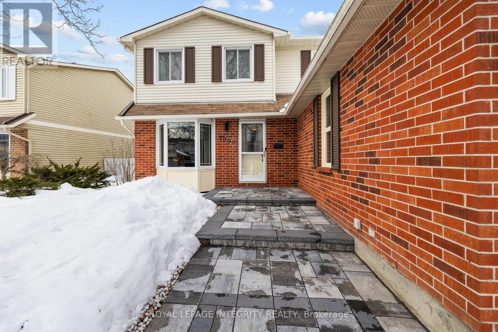 3 Bed, 3 Bath House for Rent in Ottawa – 1090 CHABLIS PARKWAY, Ottawa – MLS# X13454014 - Image 3