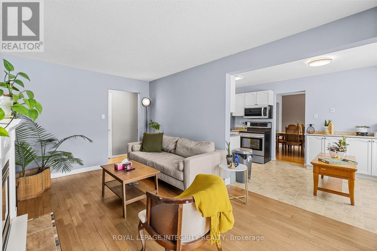 3 Bed, 3 Bath House for Rent in Ottawa – 1090 CHABLIS PARKWAY, Ottawa – MLS# X13454014 - Image 6