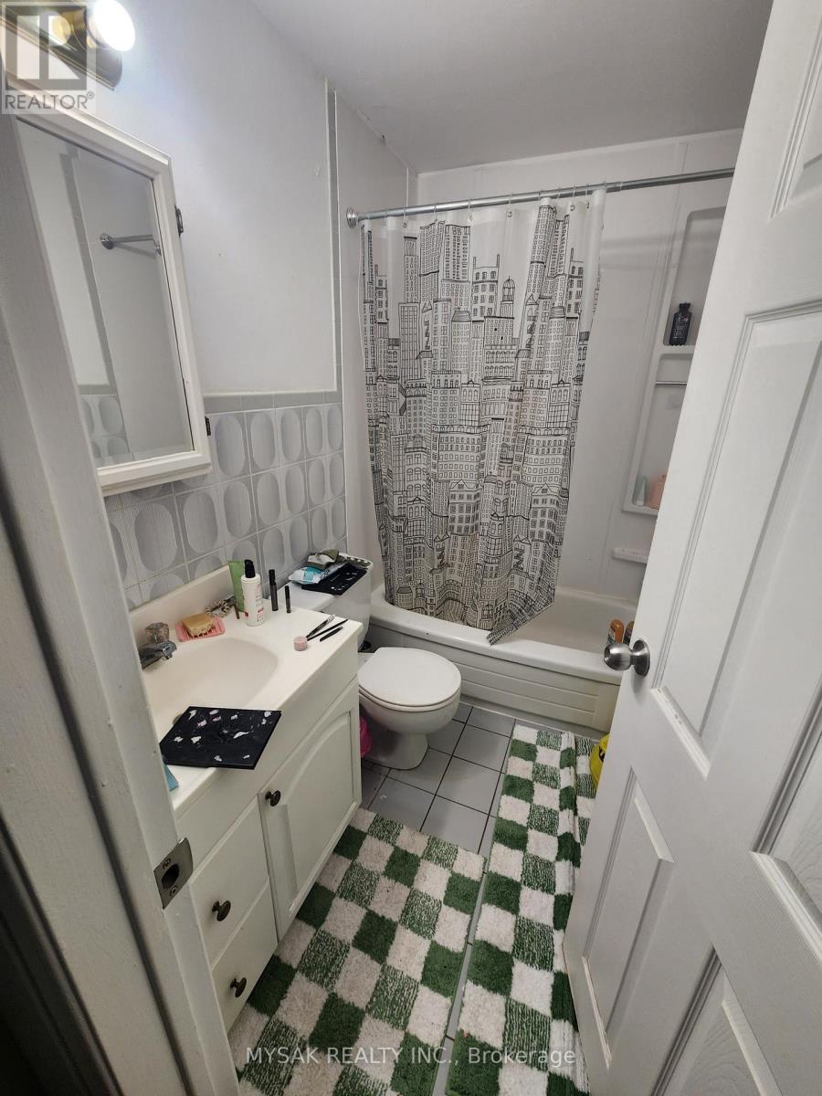 144 COXWELL AVENUE - 8