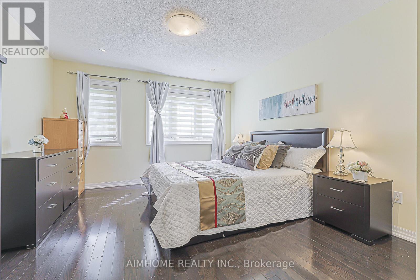 386 JONES AVENUE W - 17
