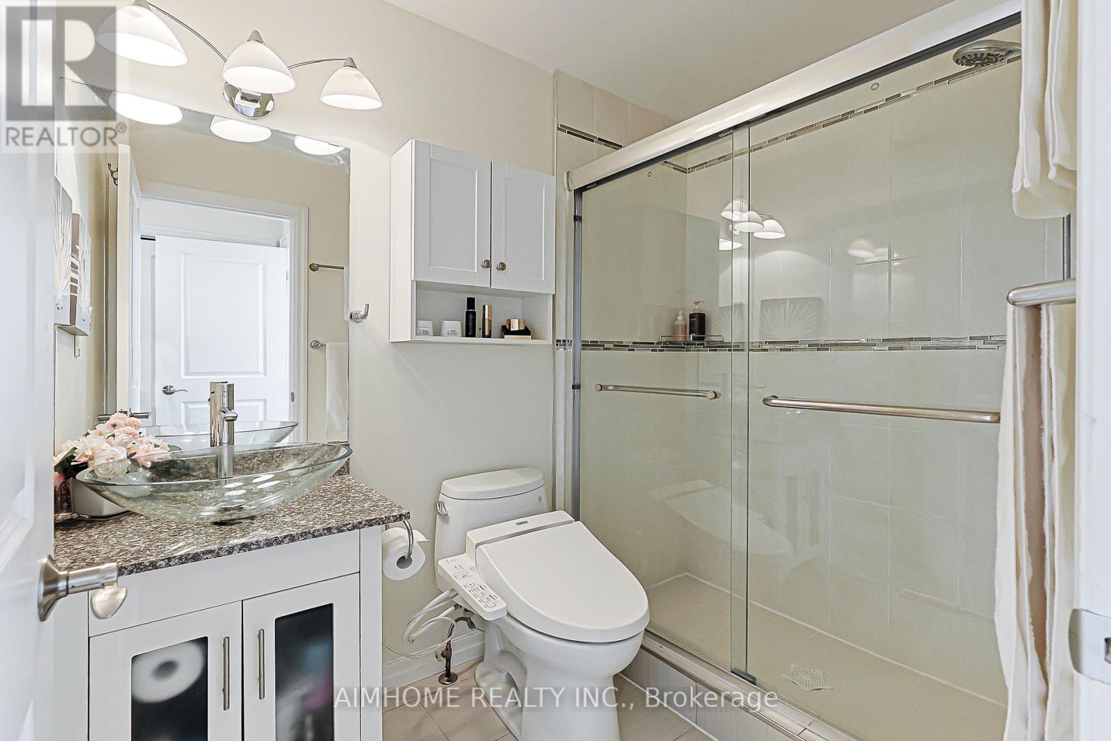 386 JONES AVENUE W - 19