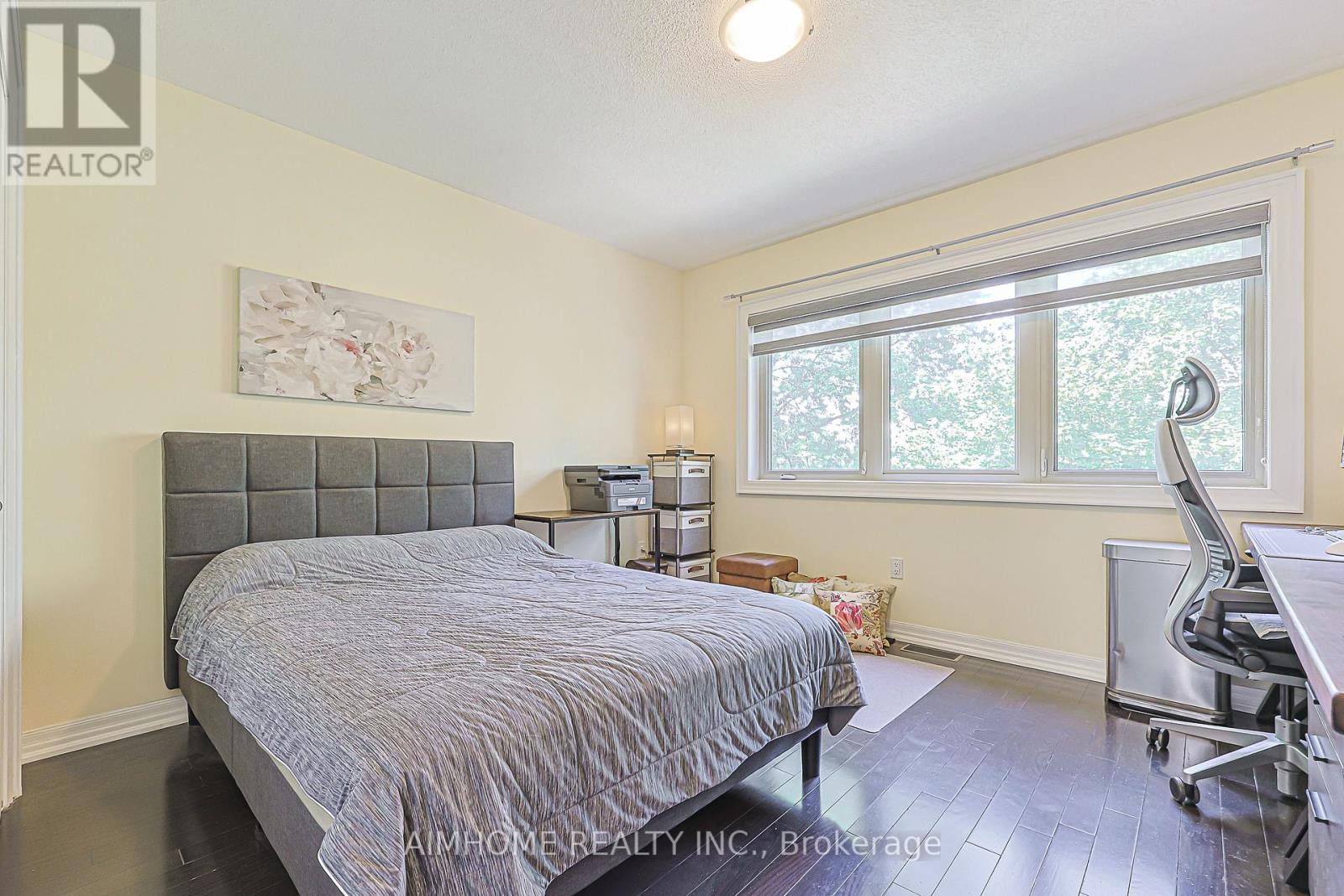 386 JONES AVENUE W - 21