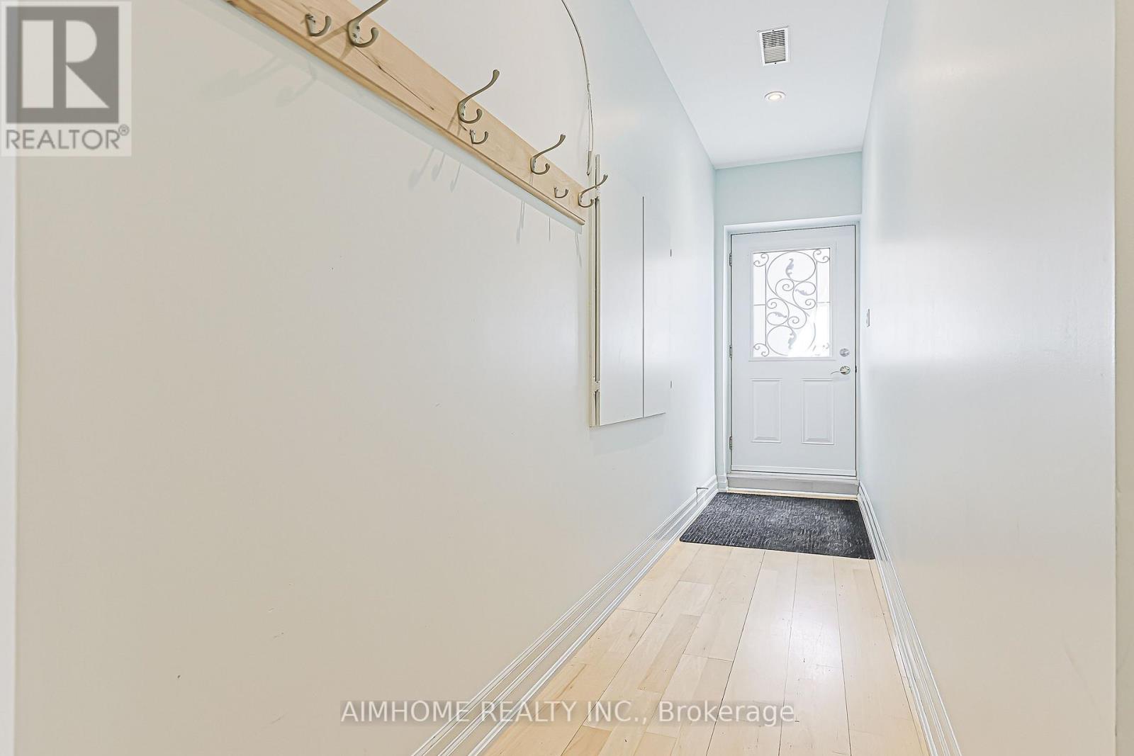 386 JONES AVENUE W - 32