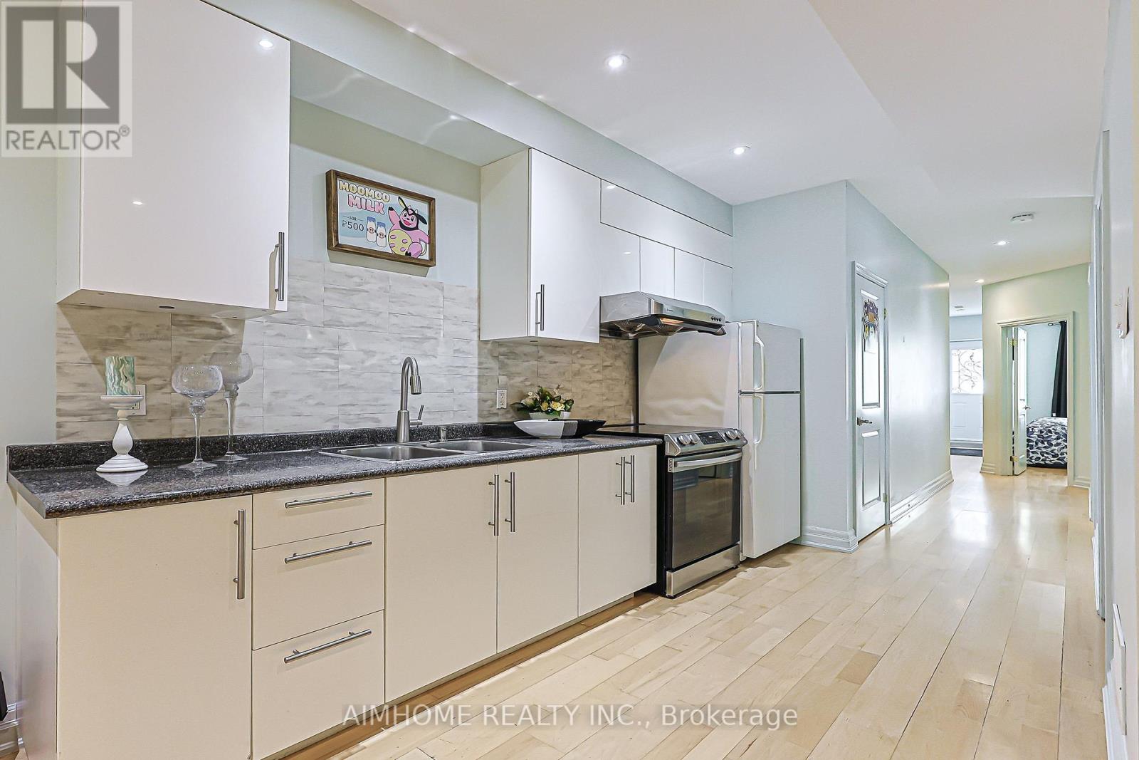 386 JONES AVENUE W - 36