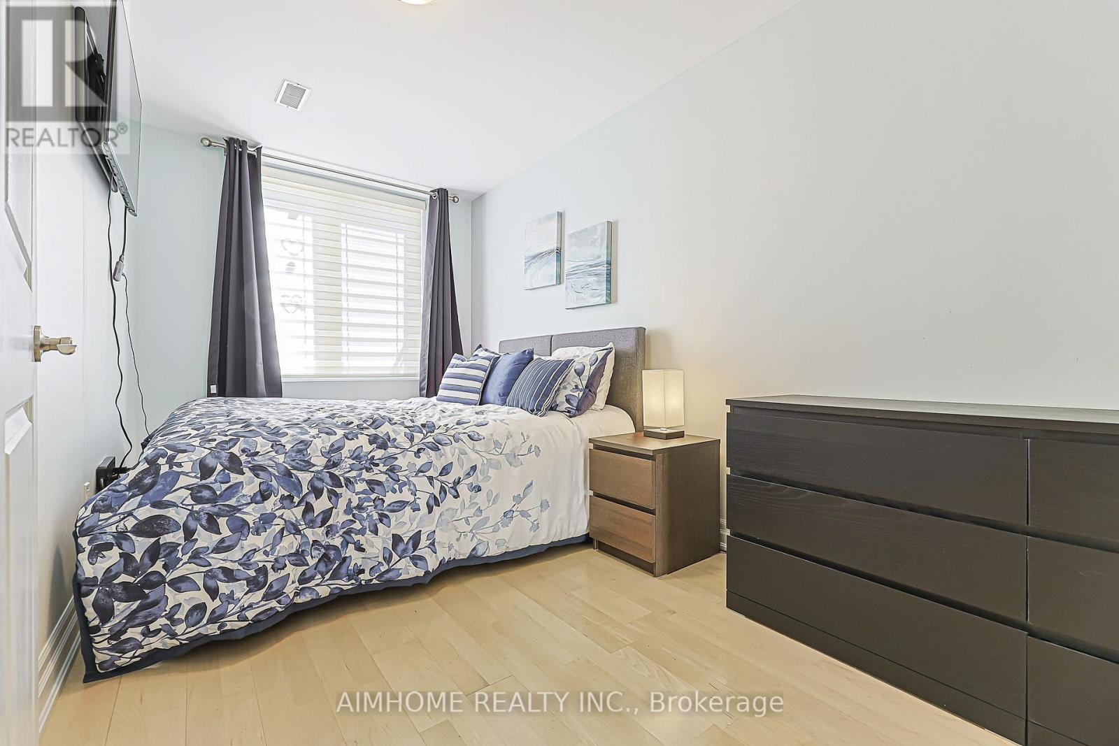 386 JONES AVENUE W - 38