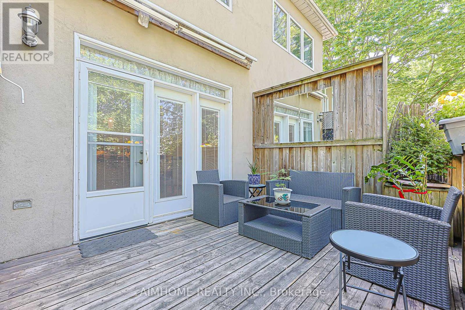 386 JONES AVENUE W - 44