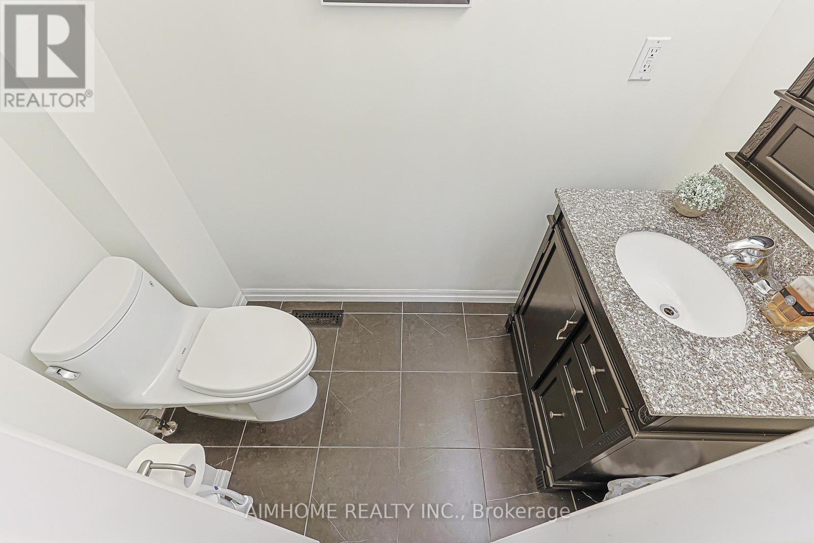 386 JONES AVENUE W - 6