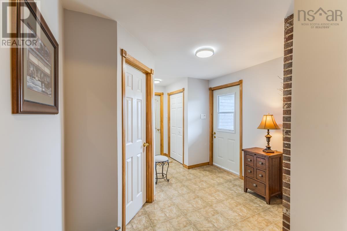 53 MEADOWLAND Avenue - 15