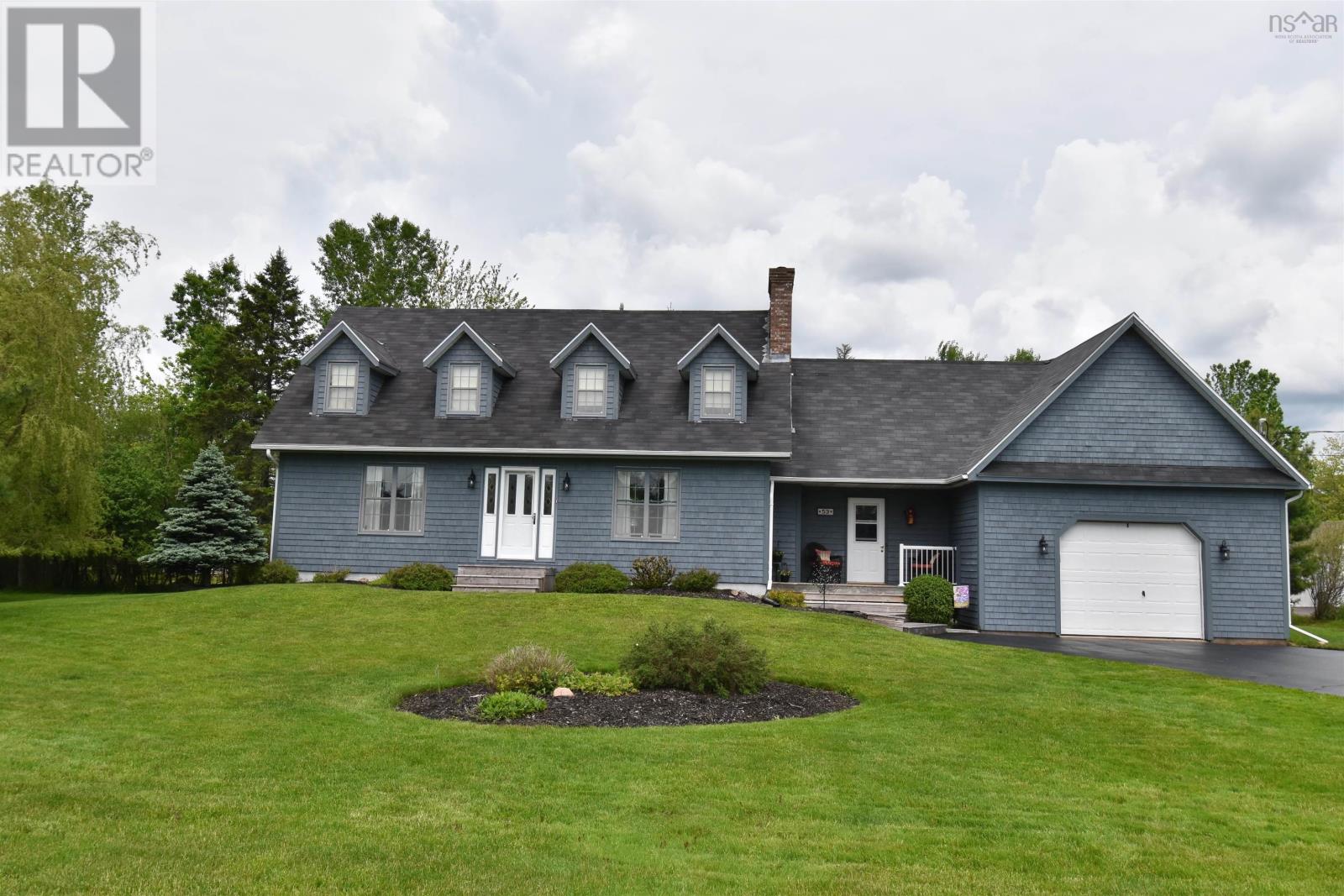53 MEADOWLAND Avenue - 1