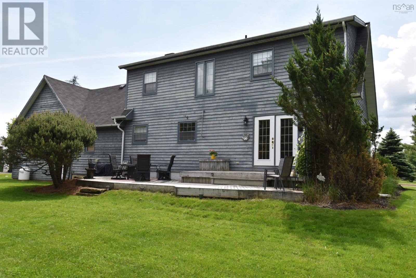 53 MEADOWLAND Avenue - 40