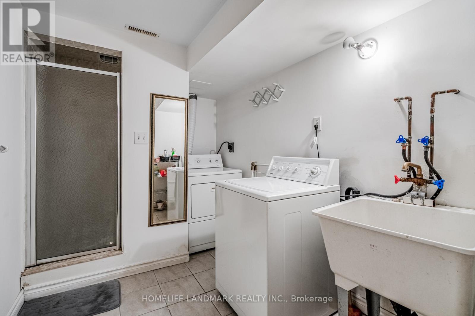 #57 4165 FIELDGATE DRIVE - 25