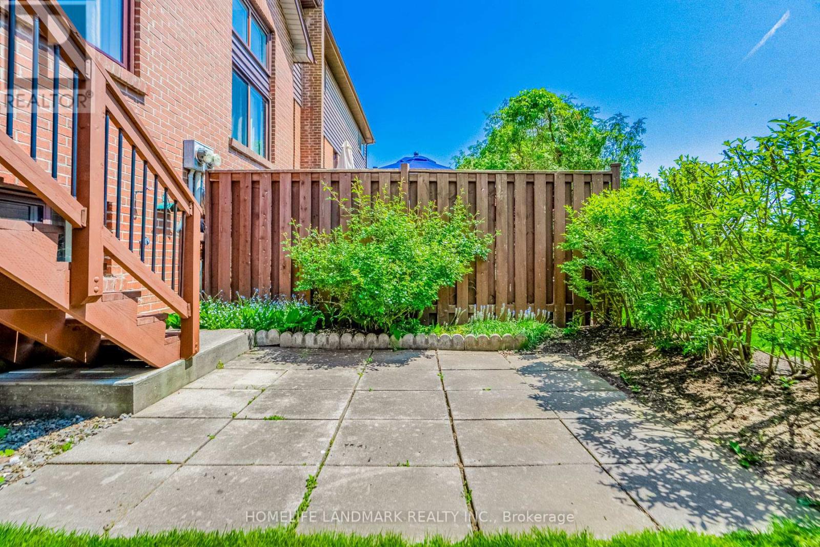 #57 4165 FIELDGATE DRIVE - 32