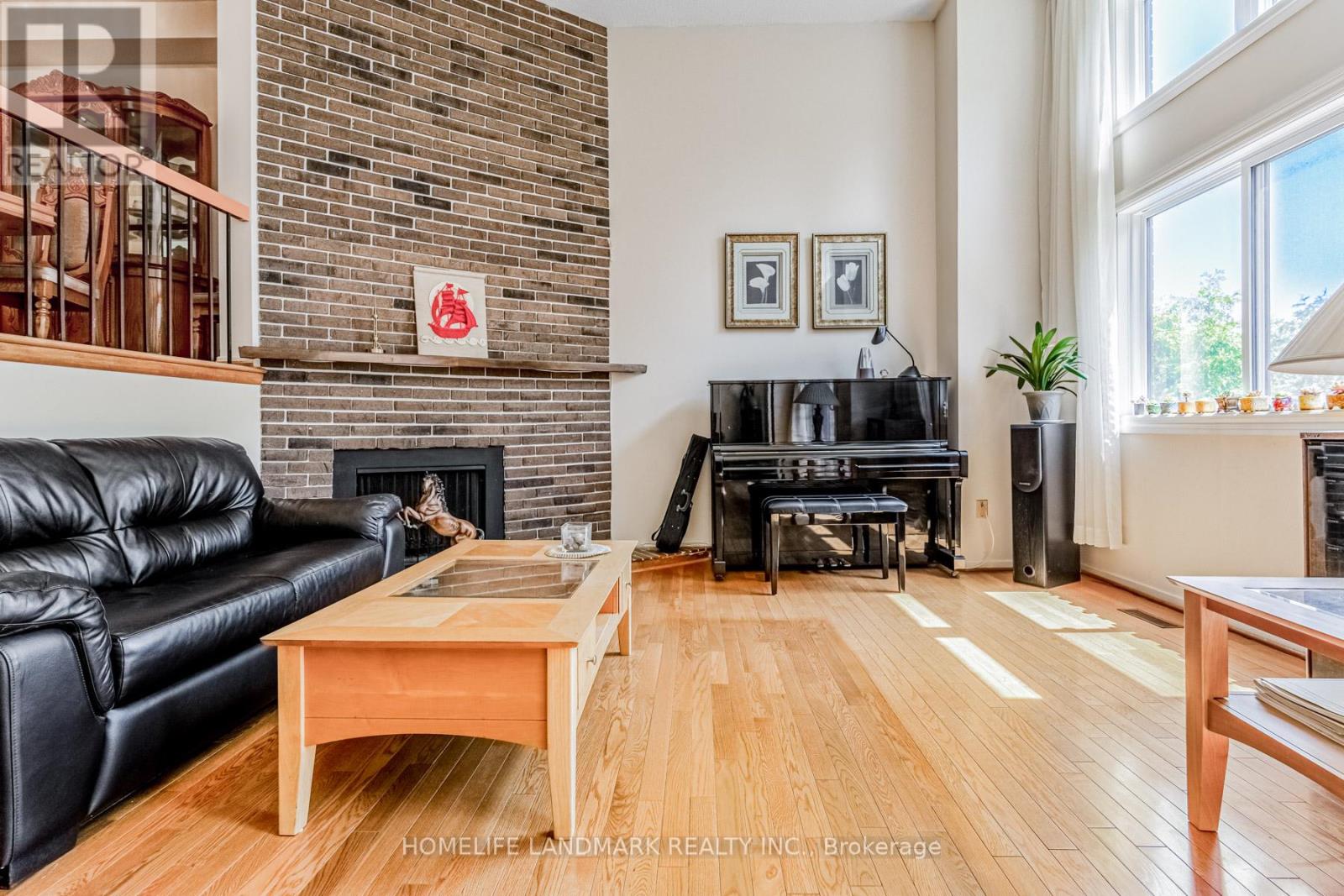 #57 4165 FIELDGATE DRIVE - 6