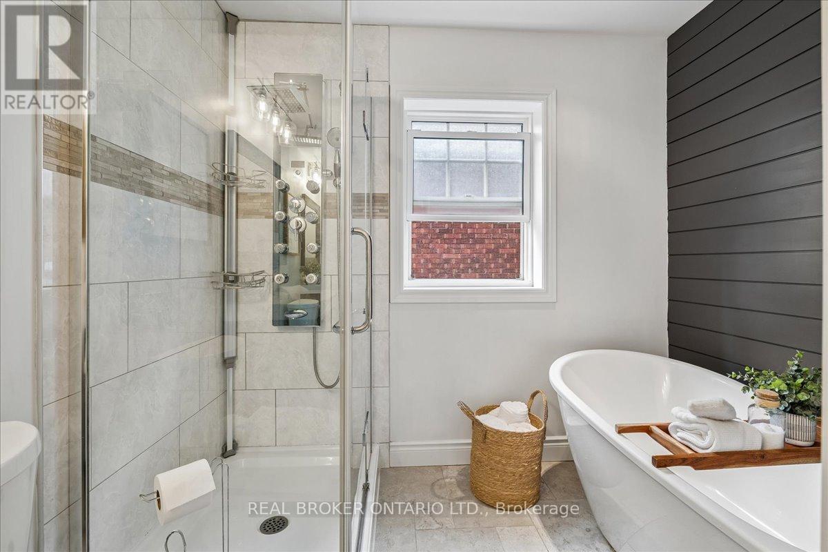 25 OTTAWA STREET S - 23
