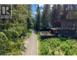 8354 Rainbow Drive, Whistler, BC V8E0G1 Photo 6