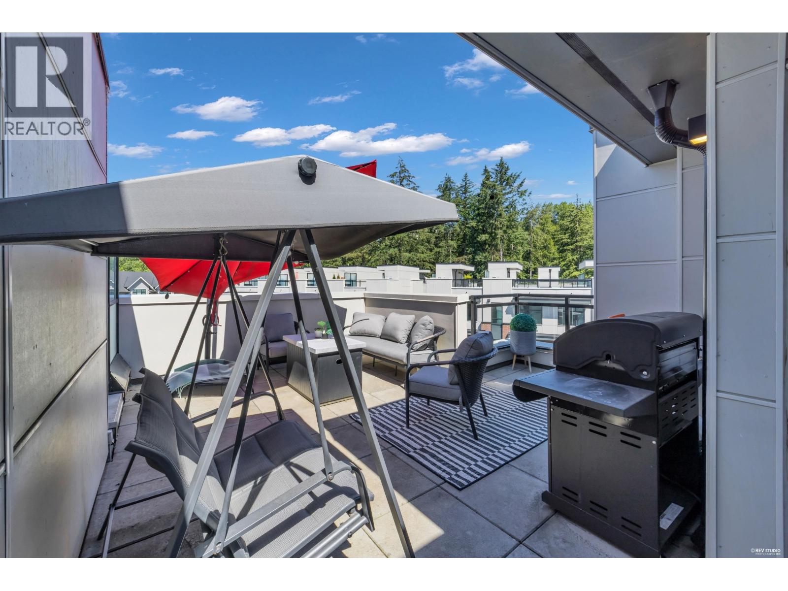 120 2035 GLENAIRE DRIVE, North Vancouver