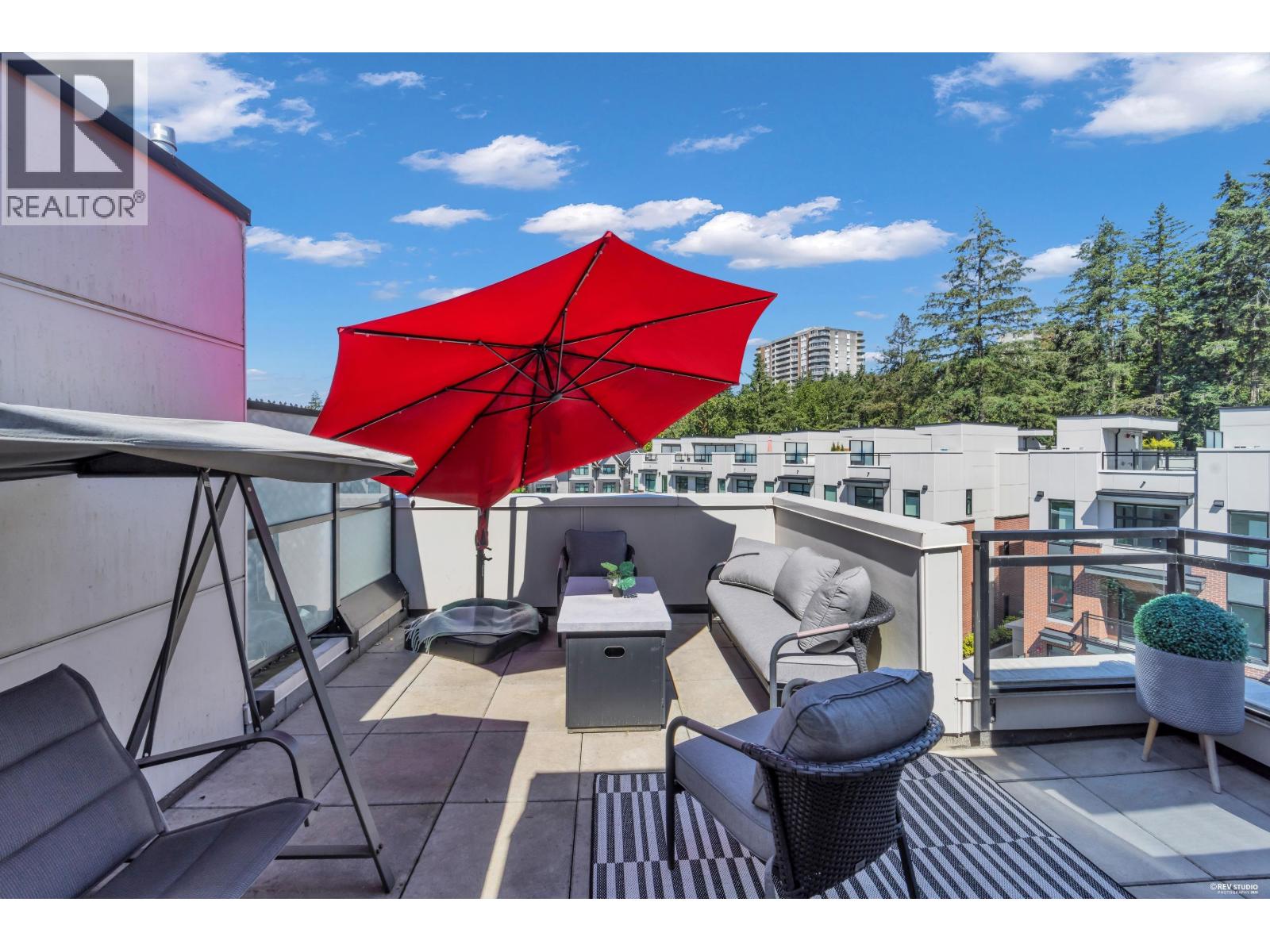 120 2035 GLENAIRE DRIVE, North Vancouver