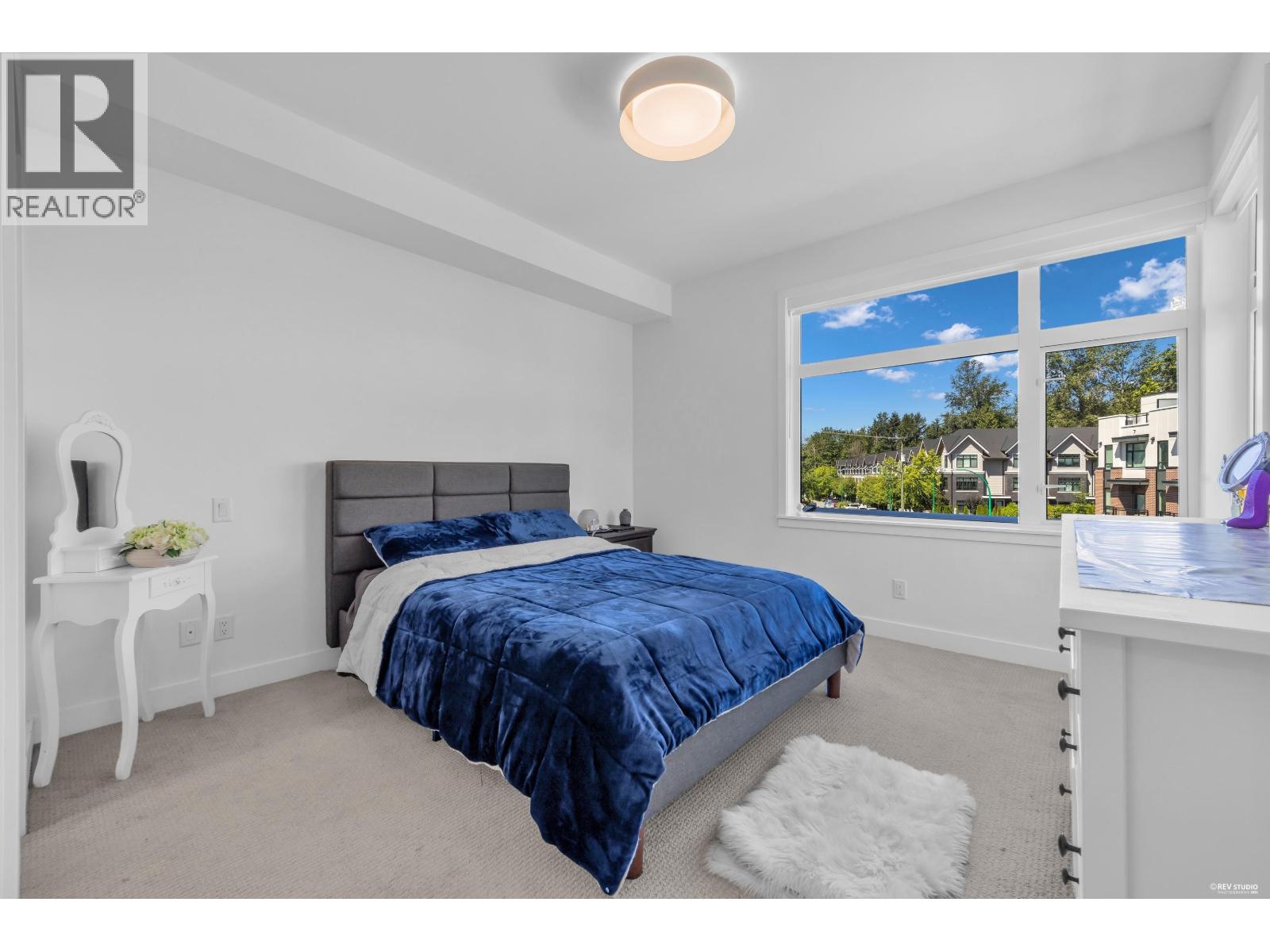 120 2035 GLENAIRE DRIVE, North Vancouver