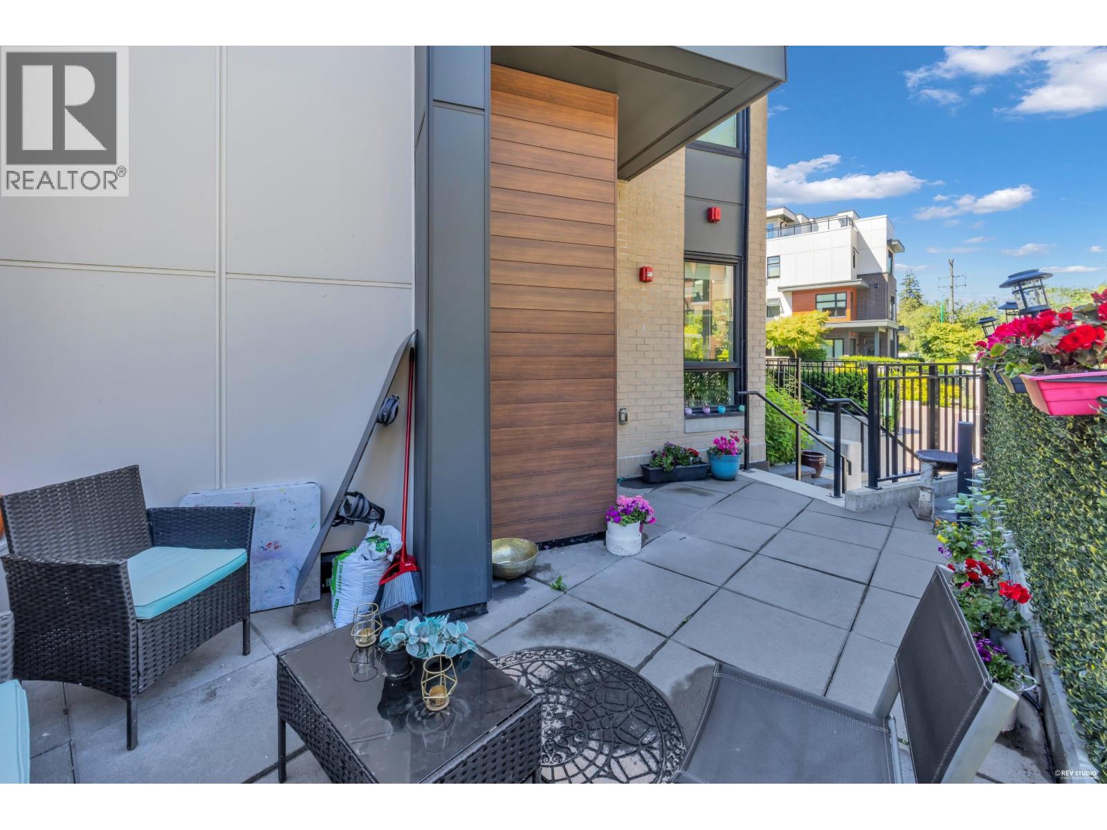 120 2035 GLENAIRE DRIVE, North Vancouver