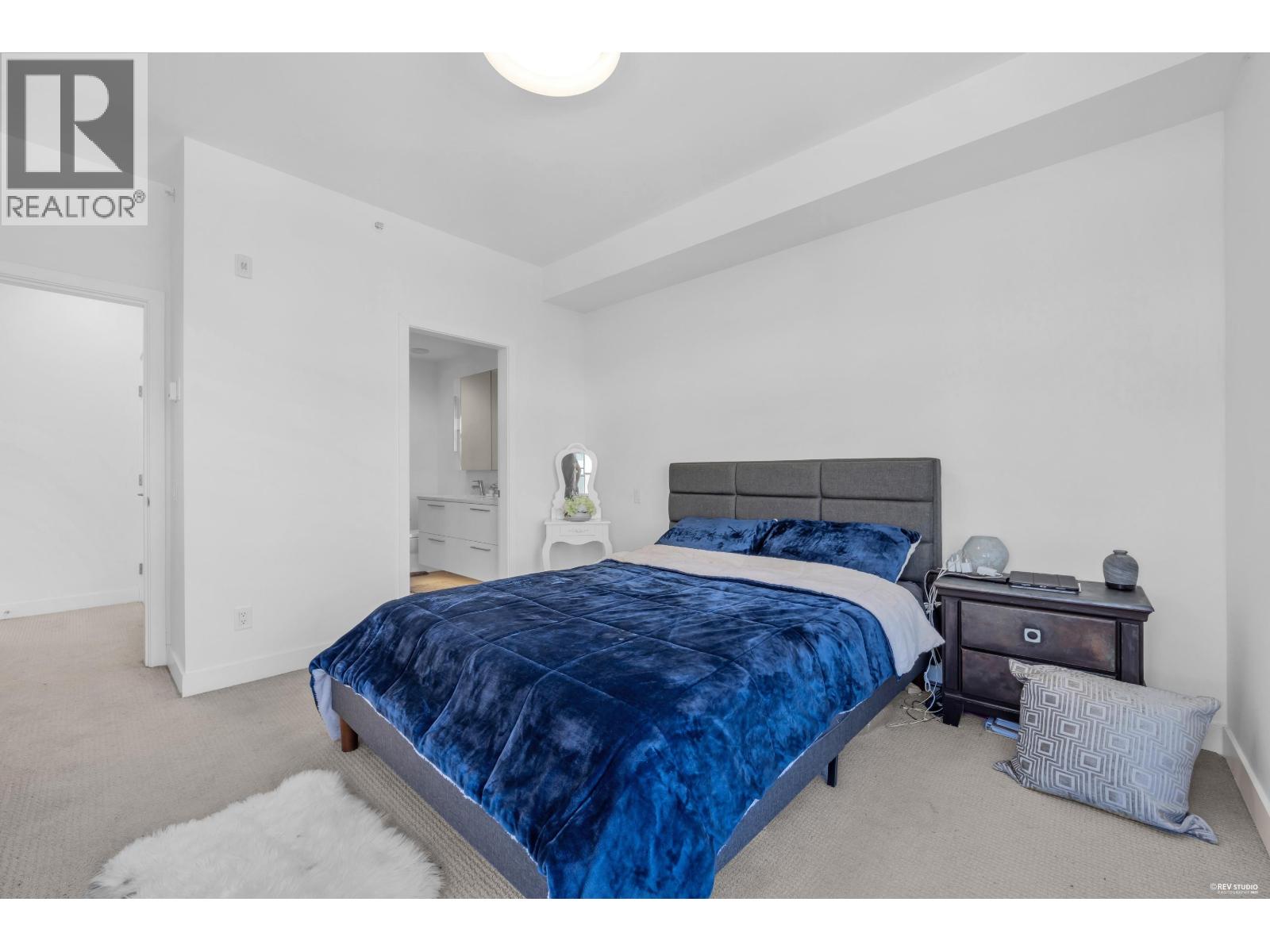 120 2035 GLENAIRE DRIVE, North Vancouver