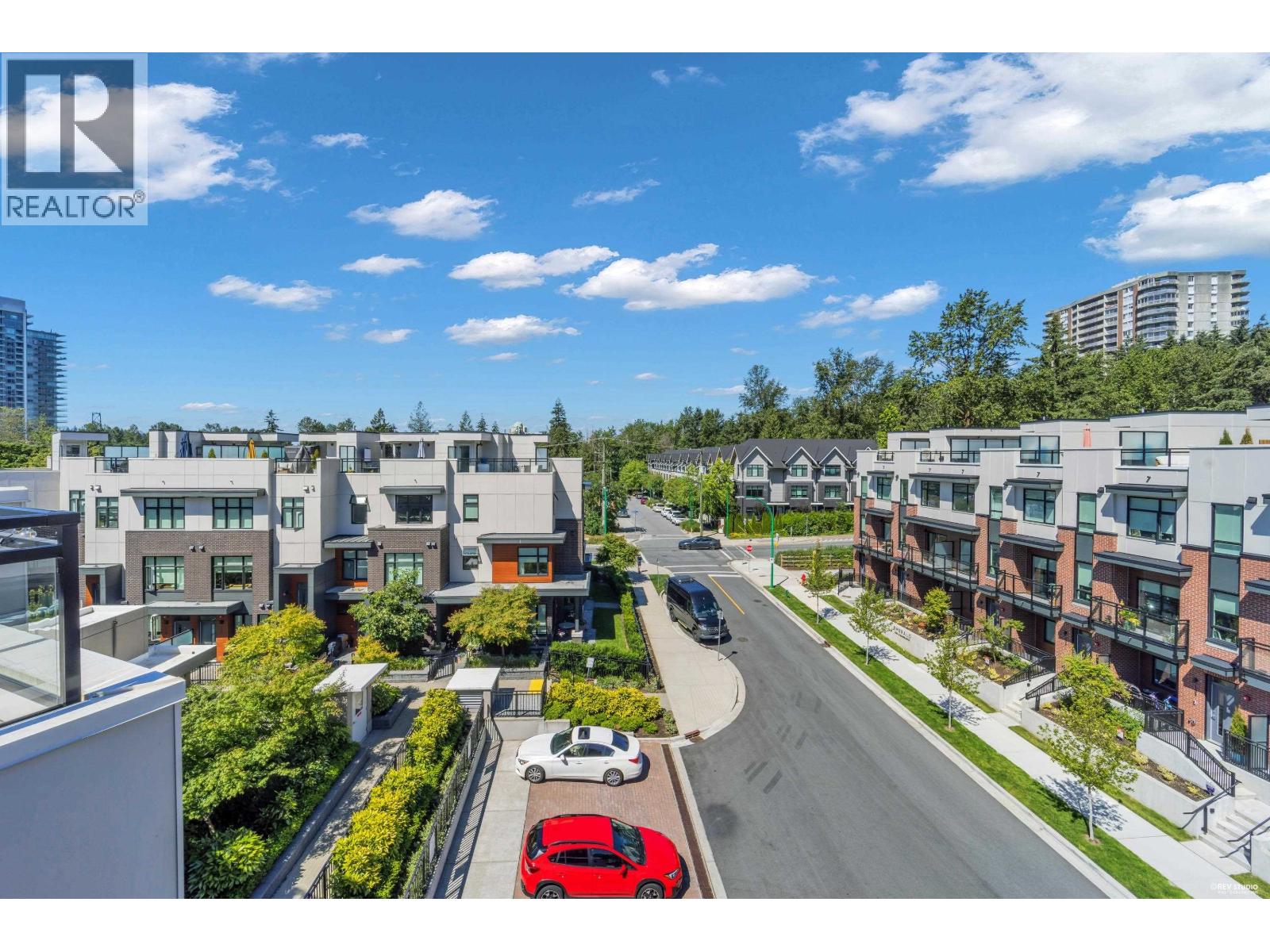 120 2035 GLENAIRE DRIVE, North Vancouver