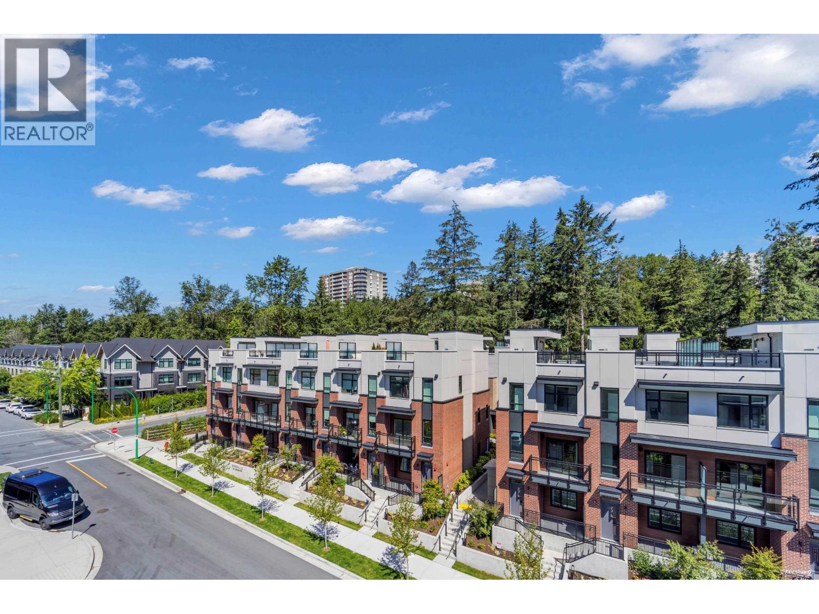 120 2035 GLENAIRE DRIVE, North Vancouver