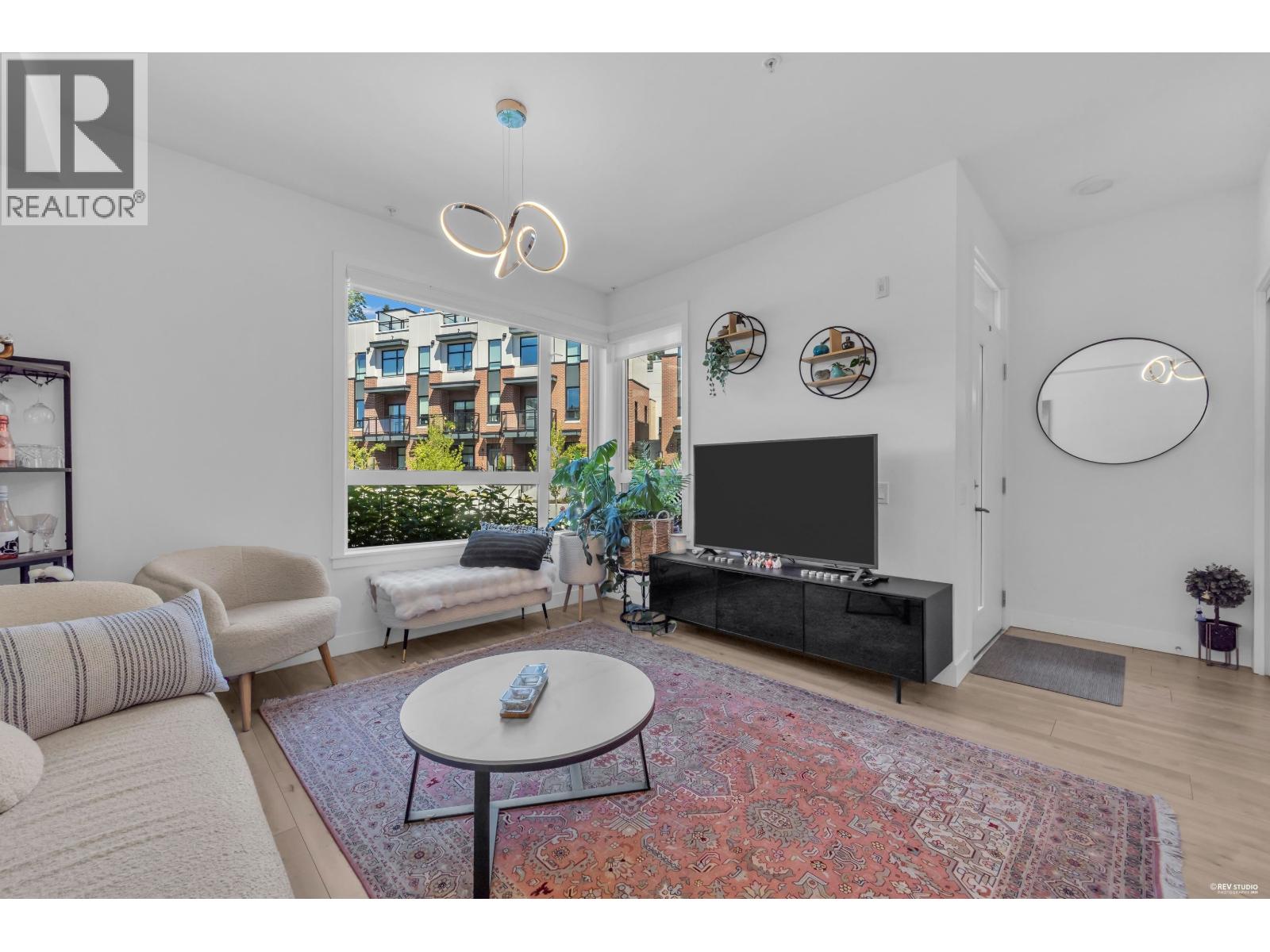 120 2035 GLENAIRE DRIVE, North Vancouver