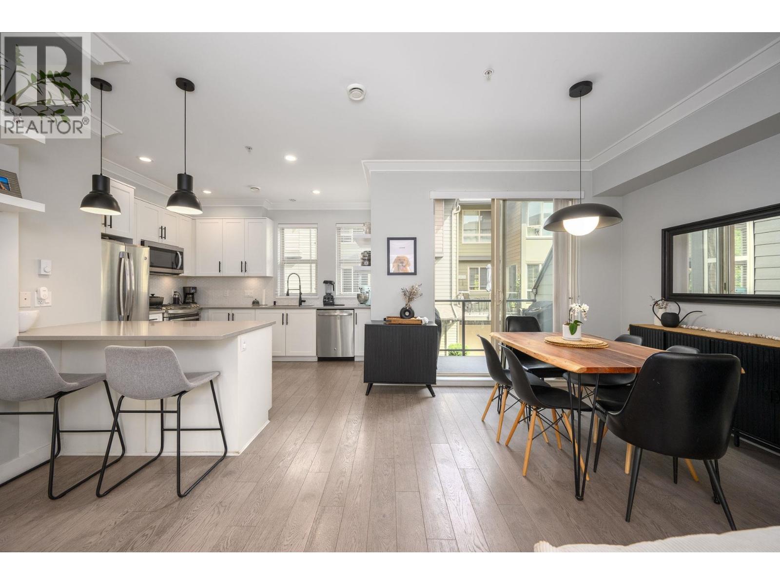 20 757 ORWELL STREET — photo 3
