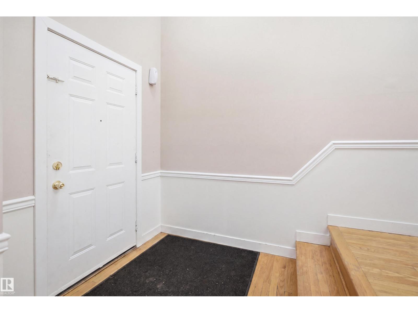 3220 42A AV NW - 5
