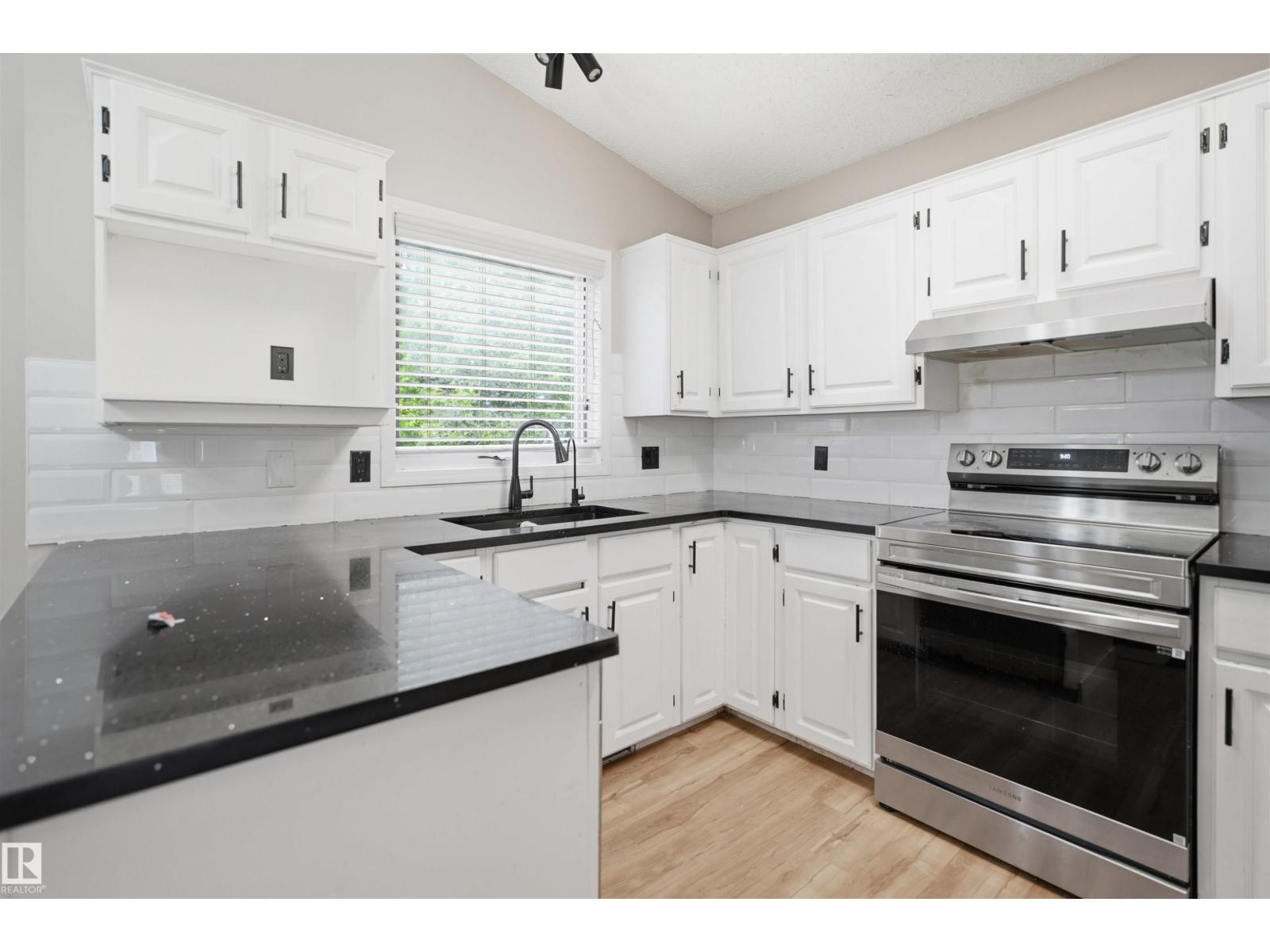 3220 42A AV NW - 12