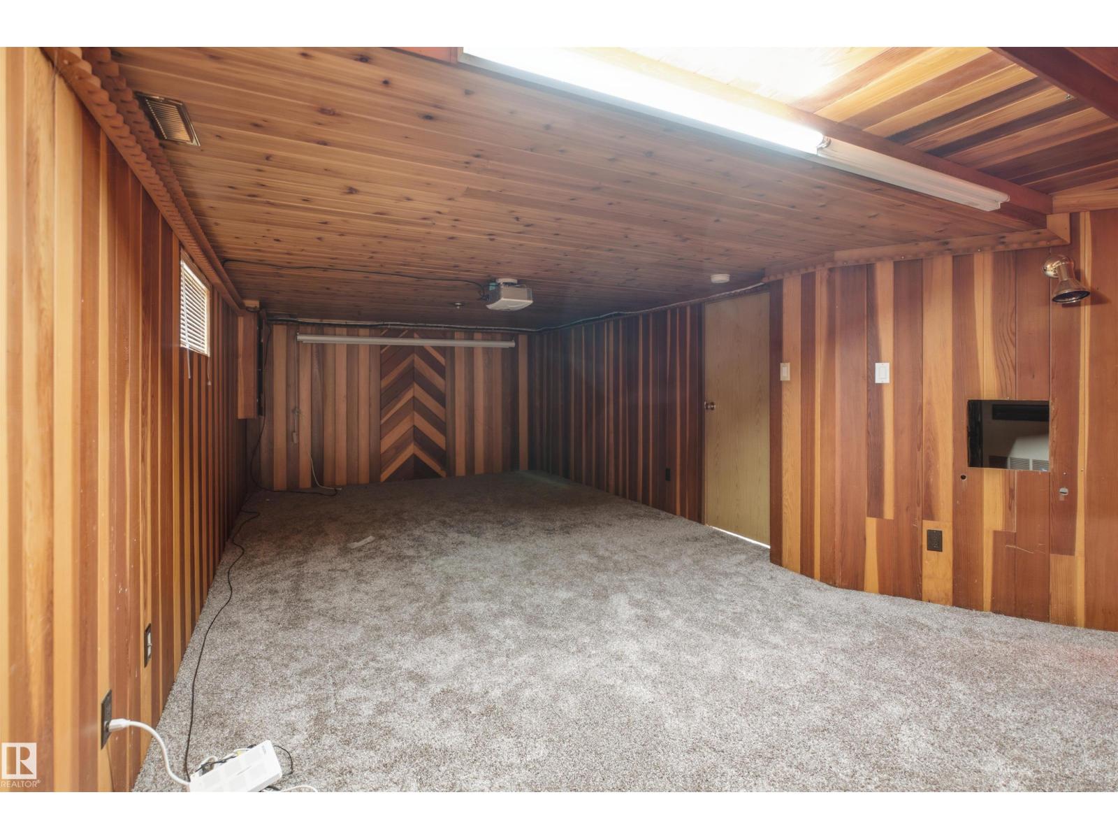 3220 42A AV NW - 35