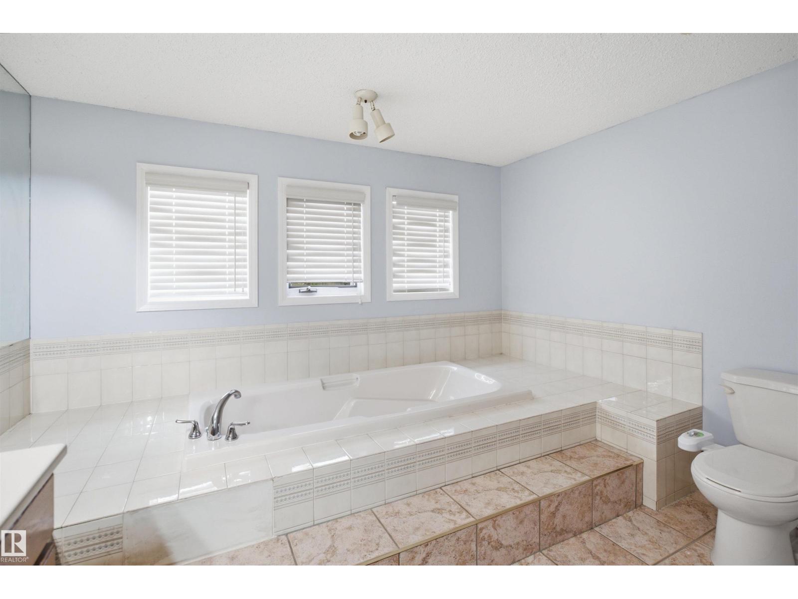 3220 42A AV NW - 26