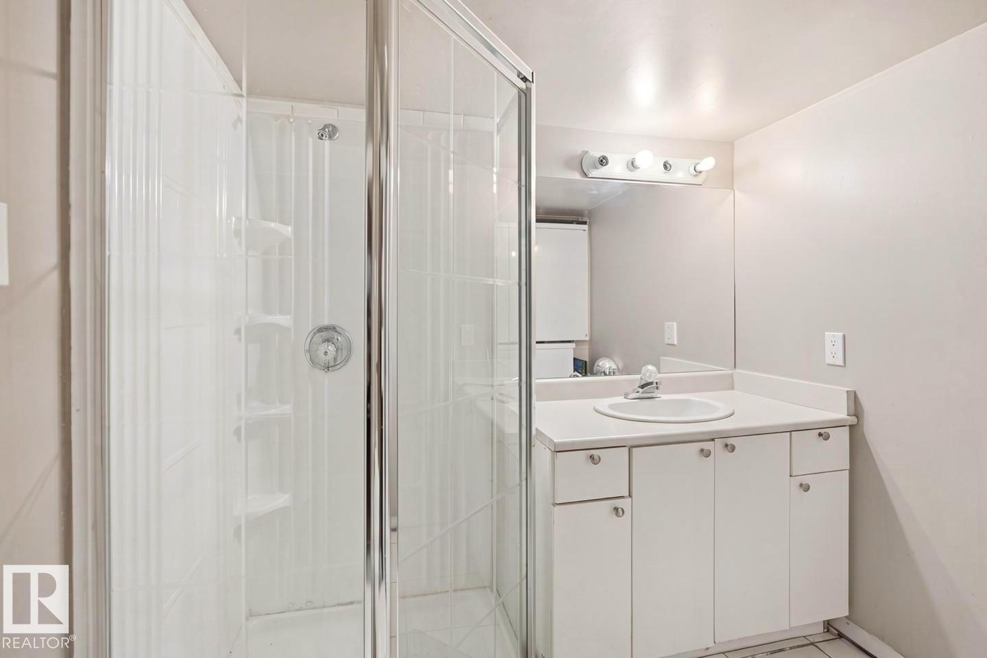 3220 42A AV NW - 38