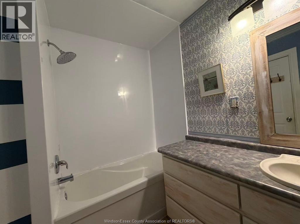 307 SACRED HEART DRIVE - 10