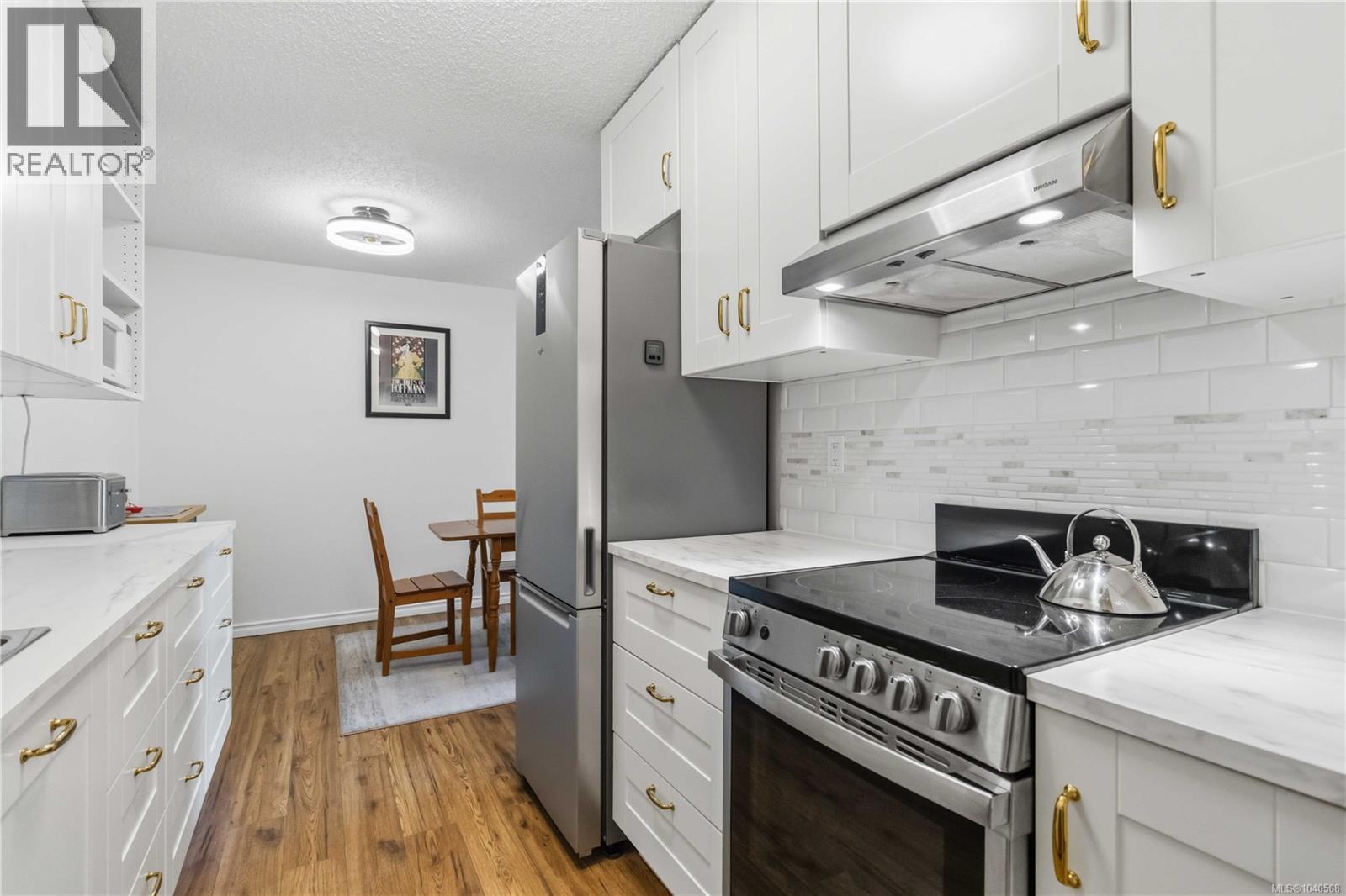 220 3225 Eldon Place, Saanich