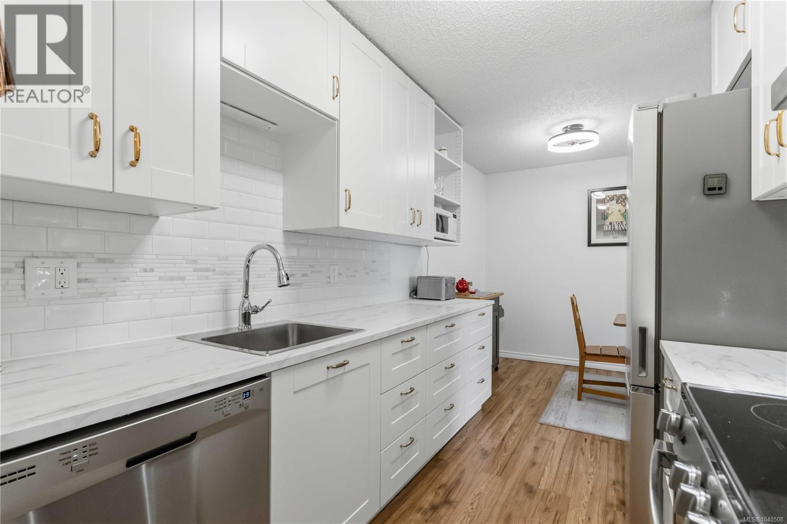 220 3225 Eldon Place, Saanich