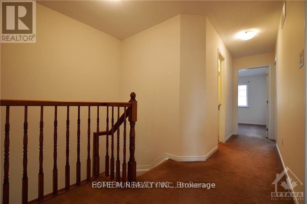 567 ASHBOURNE CRESCENT - 10
